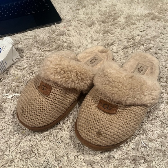 Ugg slippers - Picture 2 of 5